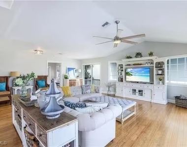 437 Trade Winds Avenue - Photo Thumbnail 3