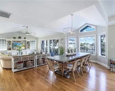 437 Trade Winds Avenue - Photo Thumbnail 12