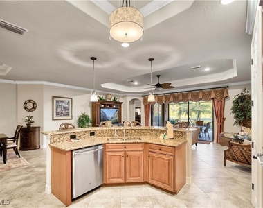 9446 Piacere Way - Photo Thumbnail 7