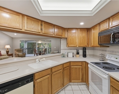 5899 Chanteclair Drive - Photo Thumbnail 6