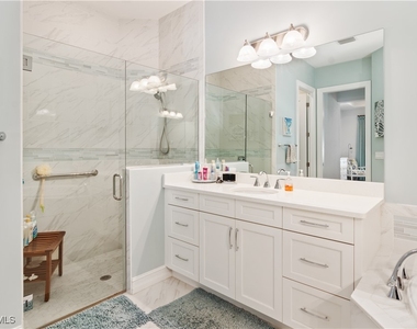 6604 Roma Way - Photo Thumbnail 14