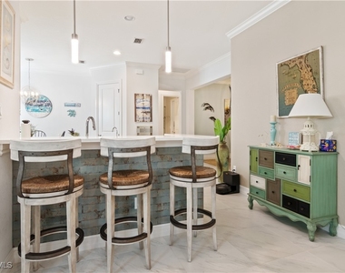 6604 Roma Way - Photo Thumbnail 3