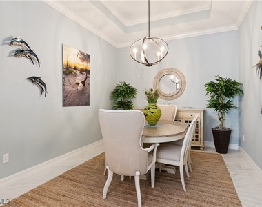 6604 Roma Way - Photo Thumbnail 7