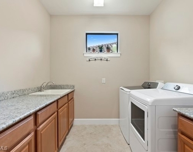8321 Lucello Terrace N - Photo Thumbnail 21