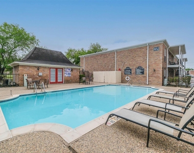 5900 N Braeswood Blvd - Photo Thumbnail 27