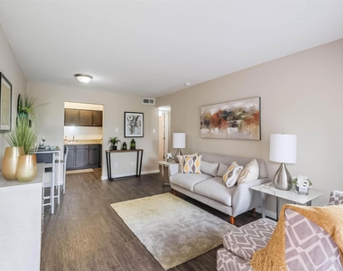 5900 N Braeswood Blvd - Photo Thumbnail 4