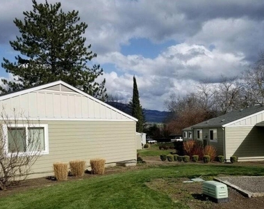 233 Eva Wy - Photo Thumbnail 2