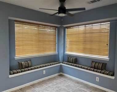 11302 Meadowchase Drive - Photo Thumbnail 18