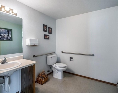 7032 W Heritage St - Photo Thumbnail 9