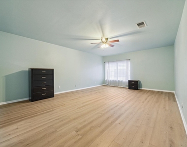 7326 Regency Square Court - Photo Thumbnail 9