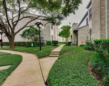 7326 Regency Square Court - Photo Thumbnail 13
