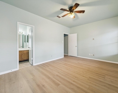 7326 Regency Square Court - Photo Thumbnail 7