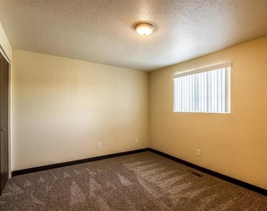405 Sw 11th St - Photo Thumbnail 9