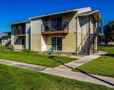 405 Sw 11th St - Photo Thumbnail 3