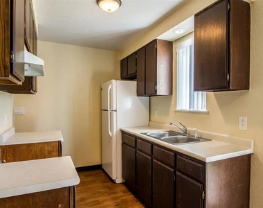 405 Sw 11th St - Photo Thumbnail 8