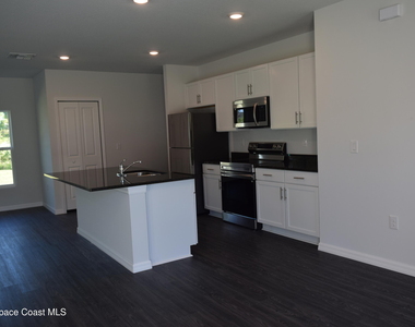3094 San Filippo Drive Se - Photo Thumbnail 3