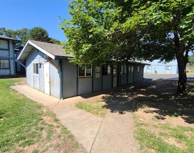 200 Rhine Village Drive - Photo Thumbnail 3