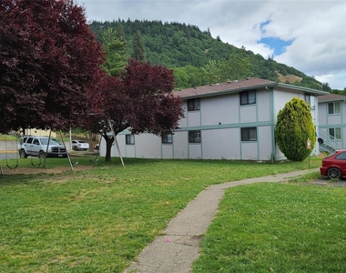 200 Rhine Village Drive - Photo Thumbnail 1