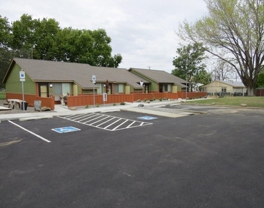 141 W Broadway Avenue - Photo Thumbnail 5