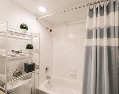 5900 N Braeswood Blvd - Photo Thumbnail 19