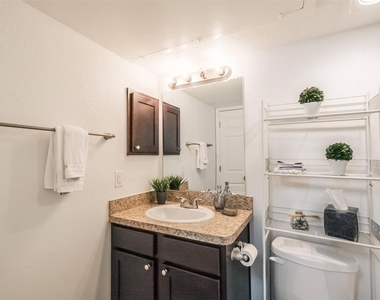 5900 N Braeswood Blvd - Photo Thumbnail 18