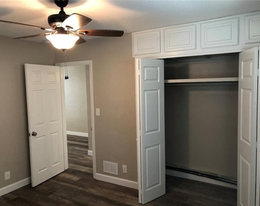 520 70th Street N - Photo Thumbnail 11
