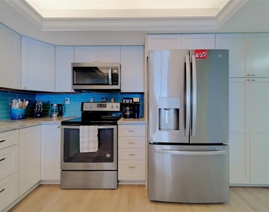 17920 Gulf Boulevard - Photo Thumbnail 6