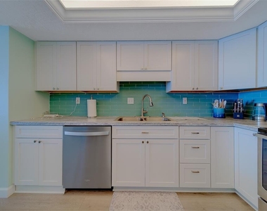 17920 Gulf Boulevard - Photo Thumbnail 7