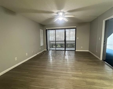 1512 S Pine Ridge Circle - Photo Thumbnail 3