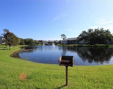 1512 S Pine Ridge Circle - Photo Thumbnail 15