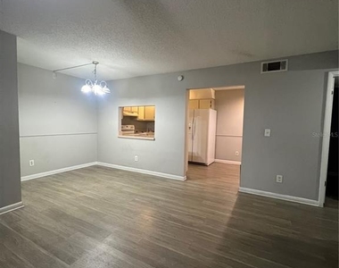 1512 S Pine Ridge Circle - Photo Thumbnail 2