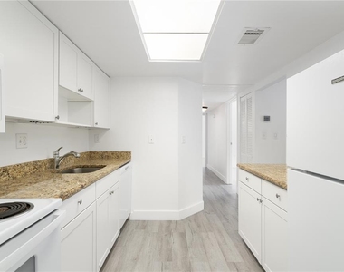 22291 Westchester Boulevard - Photo Thumbnail 12