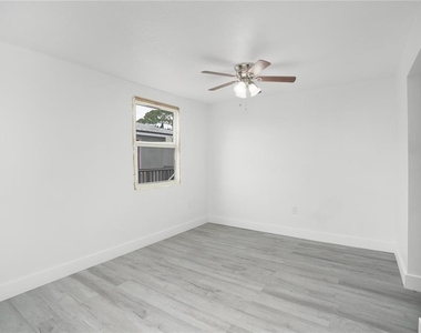 22291 Westchester Boulevard - Photo Thumbnail 6
