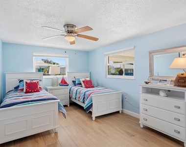 573 Spanish Drive N - Photo Thumbnail 10