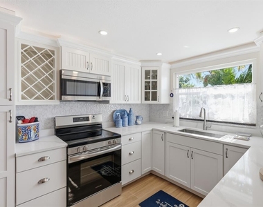 573 Spanish Drive N - Photo Thumbnail 5