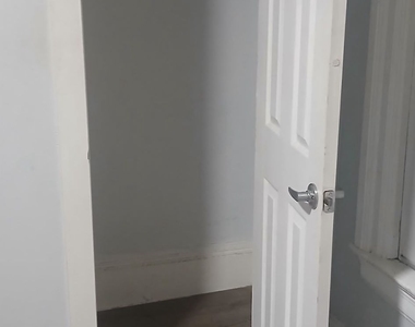 293 East 16th Street - Photo Thumbnail 5
