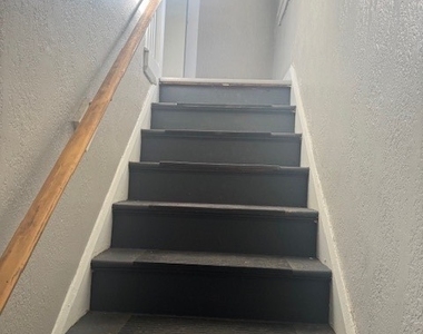 855 Vankirk St - Photo Thumbnail 2