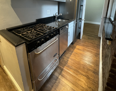 410 East 13th Street - Photo Thumbnail 3