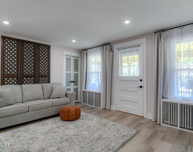 83 Broadway - Photo Thumbnail 11