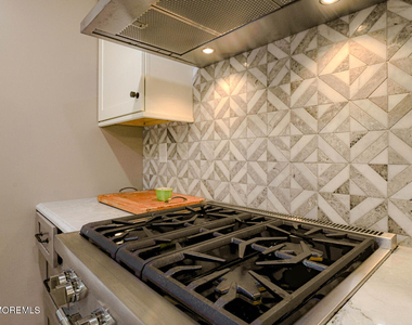 83 Broadway - Photo Thumbnail 23
