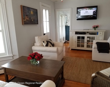 6 Heck Avenue - Photo Thumbnail 10