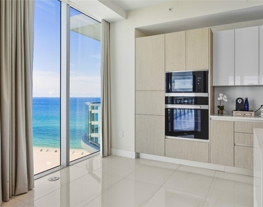 3100 N Ocean Drive - Photo Thumbnail 10