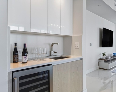 3100 N Ocean Drive - Photo Thumbnail 14