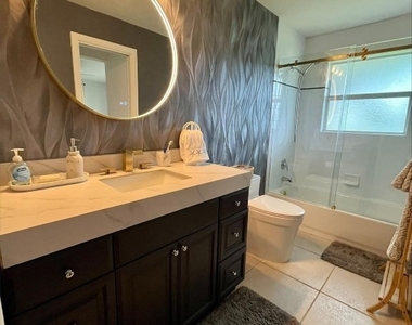 556 Se 15th Avenue - Photo Thumbnail 30