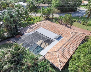 556 Se 15th Avenue - Photo Thumbnail 3