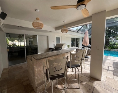 556 Se 15th Avenue - Photo Thumbnail 12