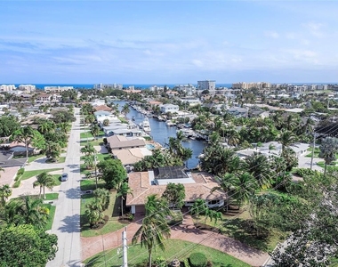 556 Se 15th Avenue - Photo Thumbnail 2