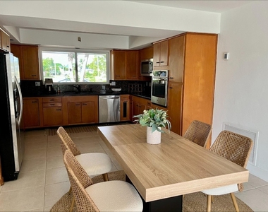 556 Se 15th Avenue - Photo Thumbnail 20