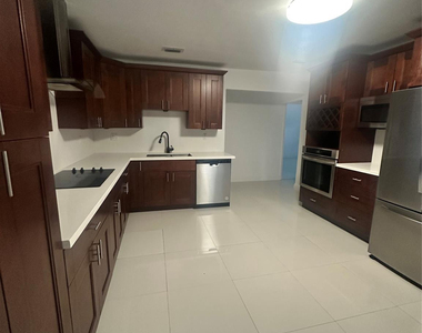 2810 Ne 60th Street - Photo Thumbnail 10