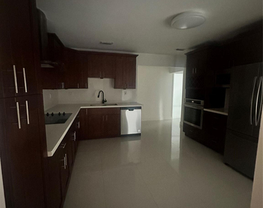 2810 Ne 60th Street - Photo Thumbnail 11